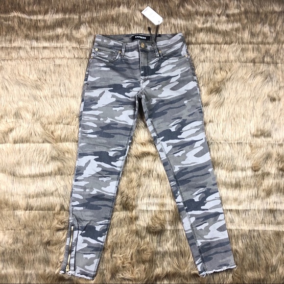 Express Mid Rise Camo Print Ankle Leggings - Picture 3 of 8